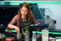 The Taste – Titel: The Taste; Staffel: 10; Folge: 9; Person: Theresa; Copyright: SAT.1/Jens Hartmann; Fotograf: Jens Hartmann; Bildredakteur: Laura Stephan; Dateiname: 2527132.jpg; Rechtehinweis: Dieses Bild darf bis eine Woche nach Ausstrahlung honorarfrei fuer redaktionelle Zwecke und nur im Rahmen der Programmankuendigung verwendet werden. Spaetere Veroeffentlichungen sind nur nach Ruecksprache und ausdruecklicher Genehmigung der Seven.One Entertainment Group GmbH moeglich. Nicht fuer EPG! Verwendung nur mit vollstaendigem Copyrightvermerk. Das Foto darf nicht veraendert, bearbeitet und nur im Ganzen verwendet werden. Es darf nicht archiviert werden. Es darf nicht an Dritte weitergeleitet werden. Aneinanderreihung/Zusammenlegung/Kopplung von Bildern zum Zweck der Erstellung von Slide-Shows o.ä. nicht gestattet; Verbindung/Einfügen/Anfügen von Werbung nicht gestattet. Bei Fragen: foto@seven.one Voraussetzung fuer die Verwendung dieser Programmdaten ist die Zustimmung zu den Allgemeinen Geschaeftsbedingungen der Presselounges der Sender der Seven.One Entertainment Group GmbH.