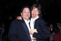 Unantastbar - Der Fall Harvey Weinstein – Mick Jagger (r.) mit Harvey Weinstein (l.).