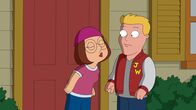 Family Guy – Meg (l.) ist über beide Ohren in ihren Klassenkameraden Kent Lastname (r.) verknallt. Schließlich fasst sie sich ein Herz und bittet ihn um ein Date. Überraschenderweise sagt er zu. Der Abend verläuft jedoch nicht so, wie ihn sich Meg vorgestellt hat ...