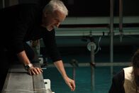 Titanic: 25. Jubiläum einer Legende – James Cameron neben dem Schwimmbeckenlabor der University of Otago, School of Physical Education, Sport & Exercise Science. (National Geographic/Spencer Stoner)