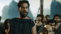Superhelden – Zehn Jahre dauert die gefahrvolle Irrfahrt von Odysseus auf dem Mittelmeer. Dem Schicksal ausgesetzt, tritt der Held an gegen grollende Götter, mythische Wesen und menschenfressende Riesen. Odysseus bricht mit rund 500 Gefährten auf, er überlebt als Einziger.