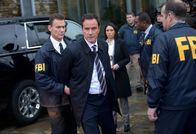 Second Chance – Die Ermittlungen von Duval (Tim DeKay, M.) und seinem Vater verlaufen ganz anders, als geplant ...