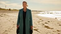 Ella Schön – Ella Schön (Annette Frier) ist in einem Dilemma: Ist sie bereit für den nächsten Schritt in ihrem Leben?