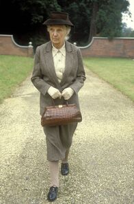 Miss Marple – Miss Jane Marple (Joan Hickson)