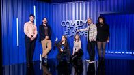 Comedy for Europe – Julia Gámez Martin zusammen mit Ivan Thieme, Eko Fresh, Malarina, Markus Barth und Patti Basler im Studio bei "Comedy for Europe"