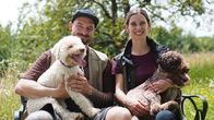 Heimatleuchten – Portrait von Markus Steiner und Judith Ladstätter mit Trüffelhunden Mara und Sesia