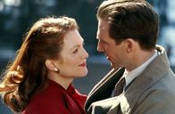 Das Ende einer Affäre – Die verheiratete Sarah Miles (Julianne Moore) hat eine Affäre mit dem Schriftsteller Maurice Bendrix (Ralph Fiennes) begonnen.
