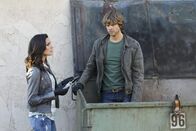 Navy CIS: L.A. – Ermitteln, um einen neuen Fall aufzuklären: Kensi (Daniela Ruah, l.) und Deeks (Eric Christian Olsen, r.) ...