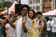 Norbit – Als plötzlich Norbits (Eddie Murphy, l.) alte Flamme Kate (Thandie Newton, M.r.) wieder auftaucht, fahren seine Gefühle Achterbahn. Kate ist mittlerweile mit Deion verlobt, und Norbit steht unter der Fuchtel von Rasputia ...