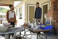 Navy CIS – Nick Torres (Wilmer Valderrama, r.) trifft Royce Layton (Johnny Ray Gill, l.) wieder. Hat dieser etwas mit dem Mordfall zu tun?