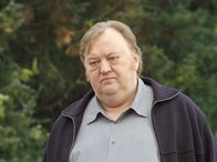Bloch – Seine unwillige Patientin beunruhigt Bloch (Dieter Pfaff). Er macht sich Sorgen, weil das Mädchen immer wieder verschwindet.