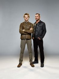 MacGyver – L-R: Angus MacGyver (Lucas Till) und Jack Dalton (George Eads)
