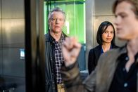 MacGyver – James MacGyver (Tate Donovan), Desi (Levy Tran) und MacGyver (Lucas Till)