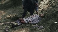Apokalypse Erster Weltkrieg – Nach der Schlacht zählen die Sanitäter des Heeres die Toten und bringen die Verwundeten in Sicherheit.