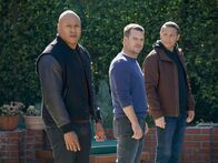 Navy CIS: L.A. – (v.l.n.r.) Special Agent Sam Hanna (LL Cool J); Special Agent G. Callen (Chris O'Donnell); Vostanik Sabatino (Erik Palladino)