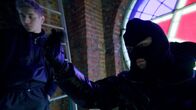 Stalk – Alex (Pablo Cobo) arbeitet mit Lux zusammen.