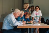 Typisch Emil – Emil Steinberger mit ganz jungen Fans