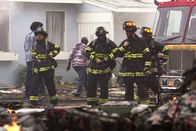 Seattle Firefighters - Die jungen Helden – Barrett Doss (Victoria Hughes), Okieriete Onaodowan (Dean Miller), Josh Randall (Captain Sean Beckett).