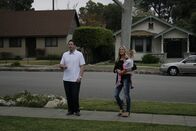 Die Super-Makler - Top oder Flop? – Christina (r.) und Tarek El Moussa (l.) haben einen außergwöhnlichen Job. Sie kaufen günstig Häuser, rennovieren diese und probieren, sie mit Gewinn zu verkaufen ...