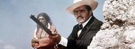 Winnetou I – Entgegen ursprünglicher Abmachungen wird die Bahnlinie der Great Western Railroad auf Betreiben des Banditen Santer (Mario Adorf, r.) mitten durch das Apachengebiet gelegt. Natürlich wehren sich die Apachen dagegen ...