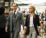 Instinct – Dr. Reinhart (Alan Cumming, l.) und Detective Lizzie Needham (Bojana Novakovic, r.) ermitteln im Mordfall einer nicht identifizierten Leiche ...