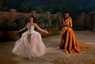 Cinderella – Cinderella (Camila Cabello) und Fabulous Godmother (Billy Porter)