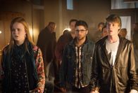 Under the Dome – Noch ahnen Norrie (Mackenzie Lintz, l.) und Joe (Colin Ford, r.) nicht, was sie mit Hunter (Max Ehrich, M.) erleben werden ...