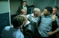 Time – v.l.n.r.: Johnno (James Nelson-Joyce), P.O.Patterson (Nabil Elouahabi), Mark Cobden (Sean Bean), Baz (Bobby Schofield) und Stevie (Dean Fagan)