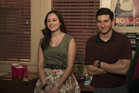 The Goldbergs – Erica Goldberg (Hayley Orrantia, l.); Geoff Schwartz (Troy Gentile, r.)