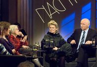 Nachtcafé Classics – SWR Fernsehen NACHTCAFÉ FOLGE 556, "Gäste bei Wieland Backes - Wie viel Nähe braucht die Liebe?" Uhr. v.li.: Ingrid Fuchs, Cornelia Jönsson, Jutta Limbach, Gitte Haenning, Wieland Backes.