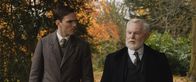 Tolkien – J.R.R. Tolkien (Nicholas Hoult, l.); Prof. Joseph Wright (Derek Jacobi)