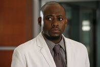 Dr. House – Dr. Foreman (Omar Epps) hat gegen die Überzeugung seiner Kollegen die Bestrahlung der Patientin durchgesetzt. Doch es stellt sich heraus, dass Lupe gar keinen Krebs hat und nun ihr Immunsystem mit der Bestrahlung deaktiviert wurde. Ein fataler Fehler - für den sich Foreman die alleinige Schuld gibt.