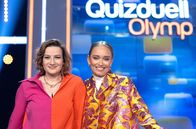 Quizduell - Olymp – Die Kandidatinnen des Teams "Kamera": Die Schauspielerinnen Nina Gummich (l.) und Caro Cult (r.).