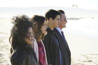 Scorpion – v.l.n.r.) Happy (Jadyn Wong), Paige (Katharine McPhee), Walter (Elyes Gabel) und Cabe (Robert Patrick) versuchen, eine atomare Katastrophe abzuwenden, hilft Toby seiner ehemaligen Verlobten ...