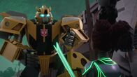 Transformers Earth Spark – v.li.: Bumblebee, Mo Malto