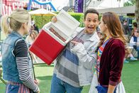 The Goldbergs – v.li.: Ren (Kelli Berglund), Barry Goldberg (Troy Gentile), Erica Goldberg (Hayley Orrantia)