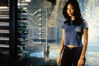 Mission: Impossible 2 – Die einzige Verbindung zum Feind stellt dessen Ex-Geliebte Nyah (Thandie Newton) dar ...