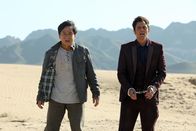 Skiptrace – Jackie Chan (Bennie Chan), Johnny Knoxville (Connor Watts).