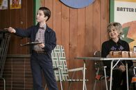 Young Sheldon – Iain Armitage (Sheldon Cooper), Annie Potts (Constance 'Meemaw' Tucker).