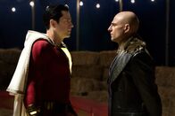Shazam! – Shazam (Zachary Levi, l.); Dr. Sivana (Mark Strong, r.)