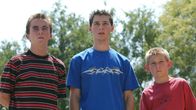 Malcolm mittendrin – Von links nach rechts: Malcolm (Frankie Muniz), Reese (Justin Berfield) und Dewey (Erik Per Sullivan).