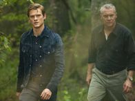 MacGyver – L-R: Angus MacGyver (Lucas Till); James MacGyver (Tate Donovan)