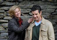 Tierisch verliebt – Zwischen Katherina (Valerie Niehaus) und dem Tierarzt Sebastian (Gregor Törzs) entwickelt sich eine zarte Liebesbeziehung.