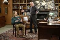 Last Man Standing – Kyle (Christoph Sanders, l.); Ed (Hector Elizondo, r.)