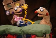 Unser Sandmännchen – Jan & Henry können nicht schlafen gehen, bevor sie nicht all ihren Kuscheltieren eine â€žGute Nachtâ€ś gewünscht haben. Damit das aber nicht zu lange dauert, singen sie kurzerhand ein Schlaflied für alle.