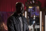 Lucifer – LUCIFER (L to R) D.B. WOODSIDE as AMENADIEL in episode 105 of LUCIFER Cr. JOHN P. FLEENOR/NETFLIX