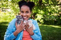 Anna und die Haustiere – Tierreporterin Pia findet ihren Job toll.