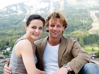 Lilly Schönauer: Liebe gut eingefädelt – Elisabeth Lanz (Beatrice Brunnhausen), Hendrik Duryn (Thomas Berger).