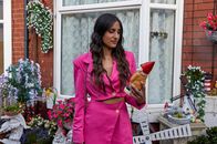 Hullraisers – Jung und single macht sich Rana (Taj Atwal) bereit für ihr heißes Date mit einem Mann aus einem bekannten Fußballteam. Doch als sie ankommt, ist die Stimmung schnell verflogen.