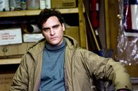 Two Lovers – Leonard (Joaquín Phoenix) ist hin- und hergerissen zwischen seinem unerreichbaren Schwarm Michelle und einer gesicherten Zukunft mit der bodenständigen Sandra.